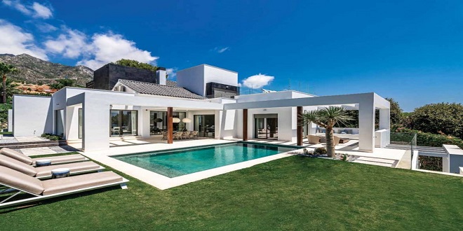 Luxurious 4 Bedroom Property in Marbella for Sale